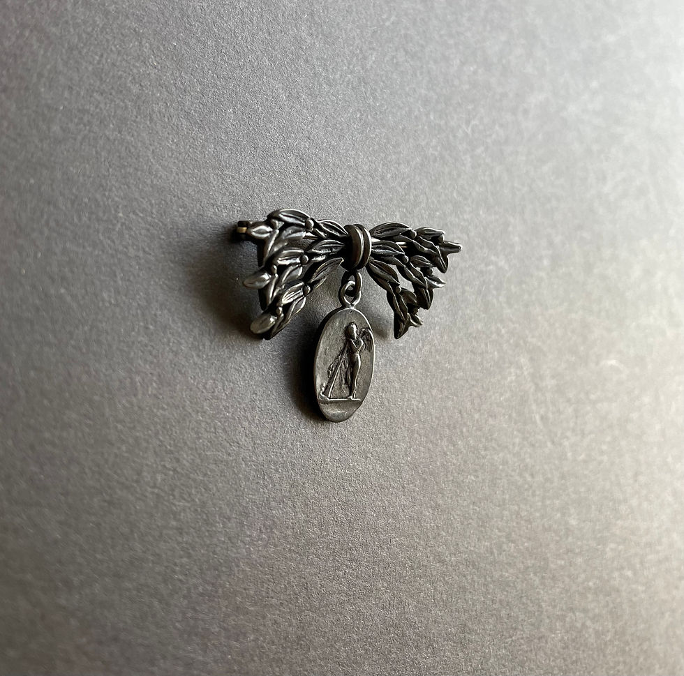Thumbnail: Memento Mori Pin