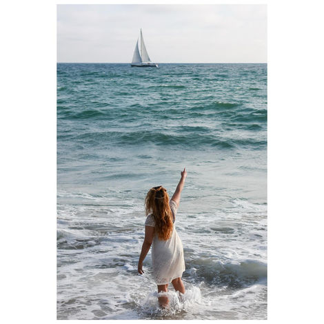 Portrait - dancer Emilia Garrido by the Venice Beach