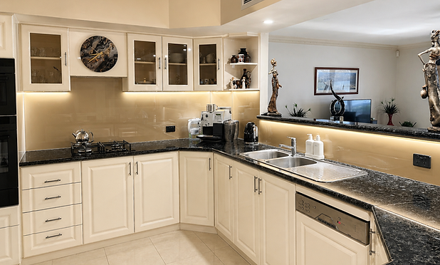BRONZE GOLD SPLASHBACK 8b1dbf00-bf8a-4018-a0f1-0074b89fd48c.png