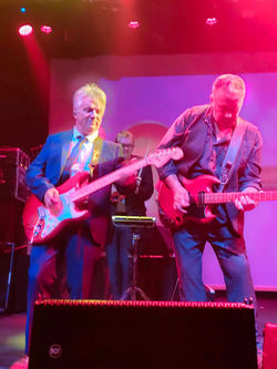 received_169578359313383