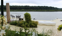 Ponton pe lac - mobilier de gradina
