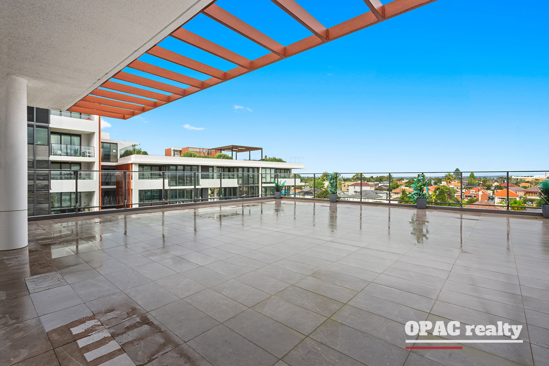 EXCEPTIONAL APARTMENT WITH MASSIVE PRIVATE TERRACE