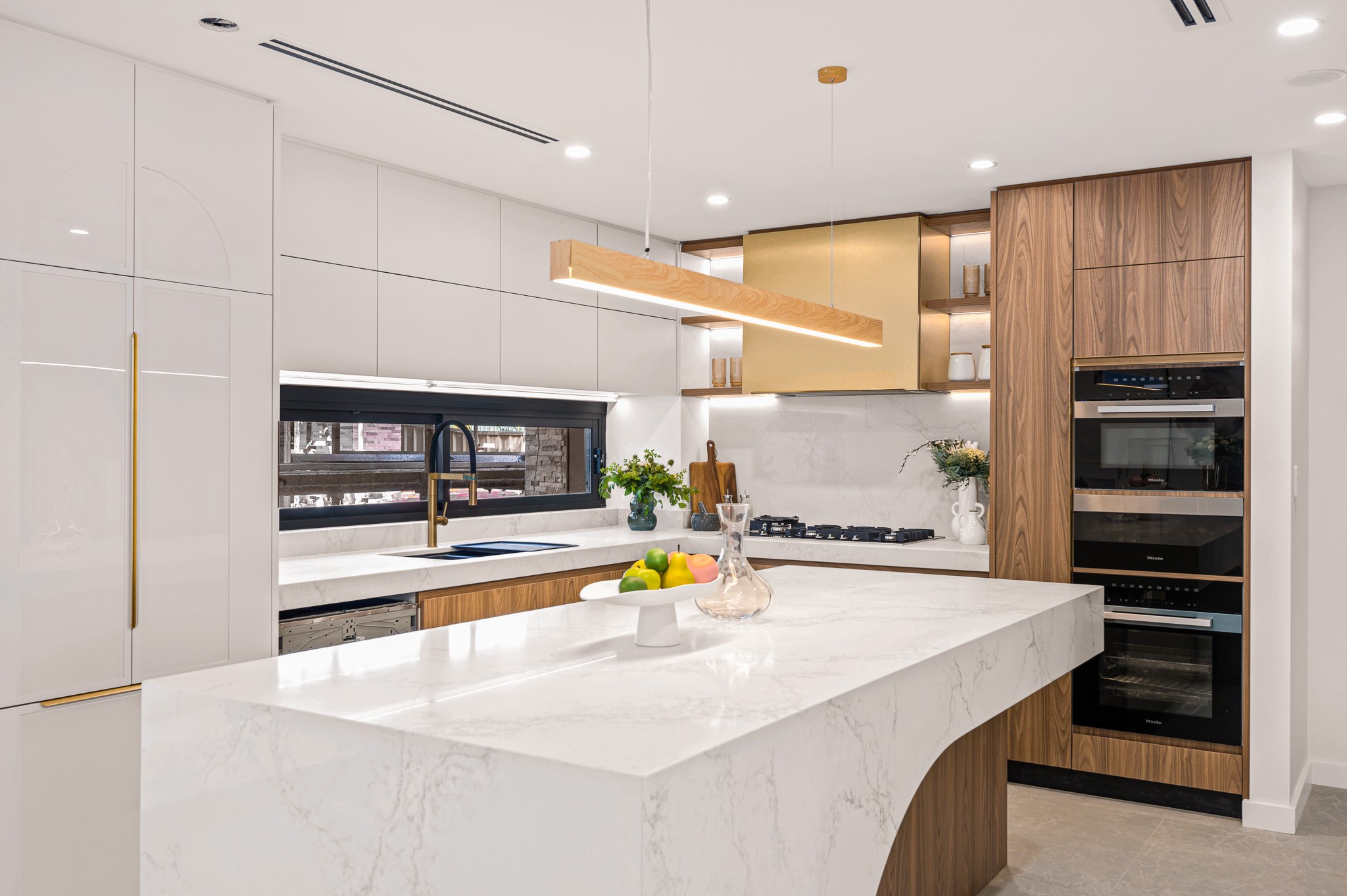 Luxury Townhouse Close to All Amenities 