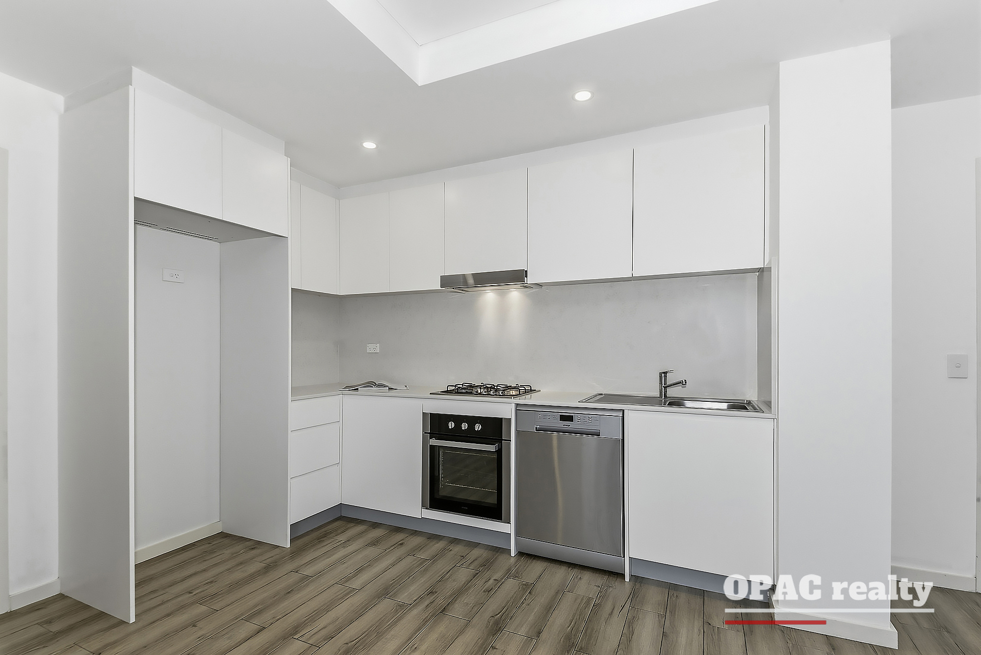 BEST DEAL IN THE AREA. DO NOT MISS IT. 