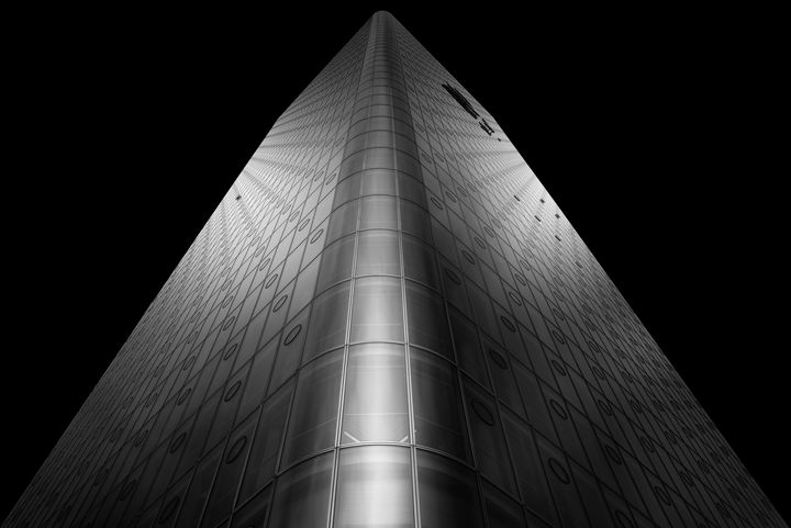 Schwarzweiß Foto O2 Tower München