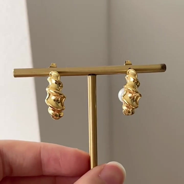 縮圖：Venus pearl earrings