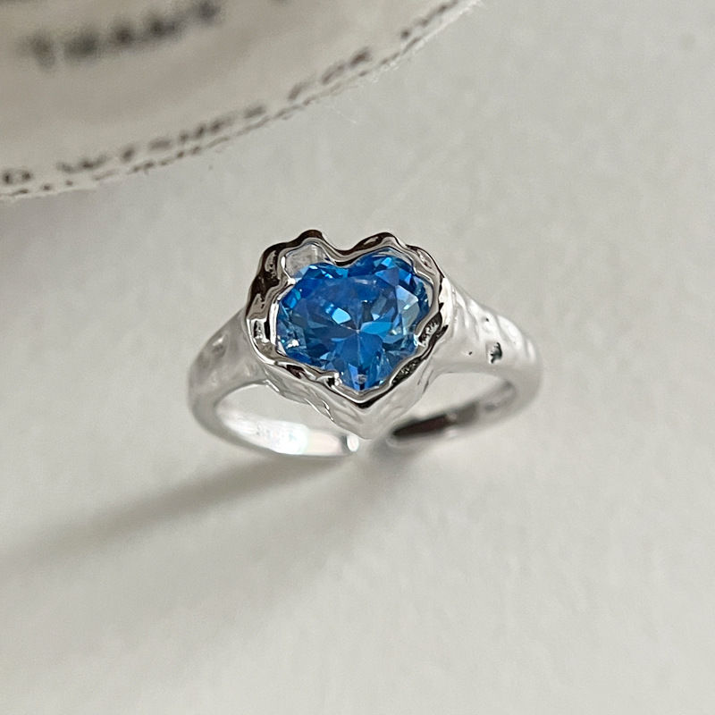 縮圖：Unique Blue Zircon Heart Ring, Playful Textured Adjustable Statement Piece