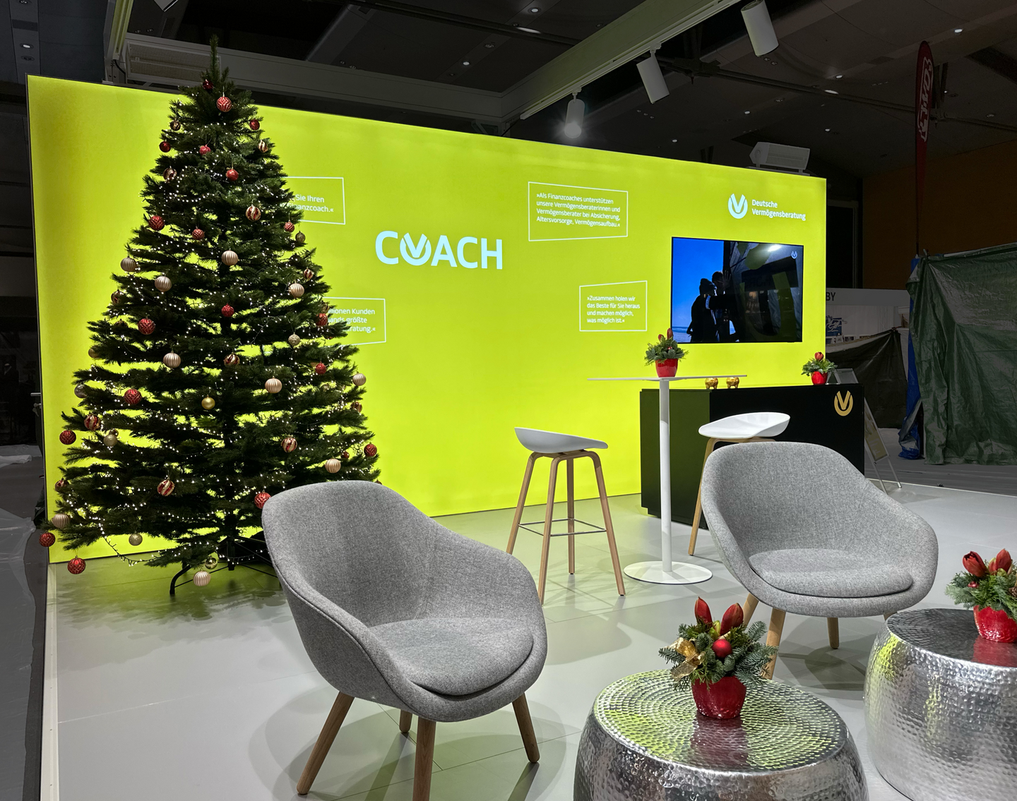 Erfahrener, professioneller Messebauer aus Frankfurt und Wiesbaden, Messestand in Frankfurt in Frankfurter Festhalle, Veranstaltung Reitsport, Standfläche, Internationales Festhallen Reitturnier Frankfurt