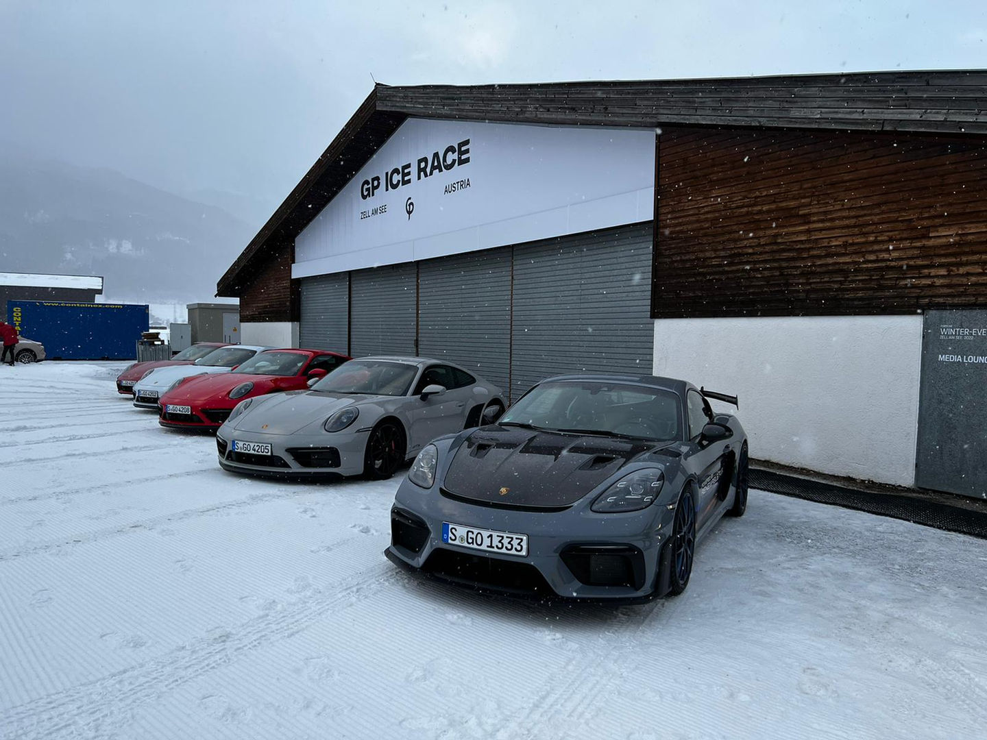 Professioneller Messebau aus Frankfurt und Wiesbaden, Messebau, Eventbau, Pressefahrveranstaltung Österreich, Porsche GP Ice Race