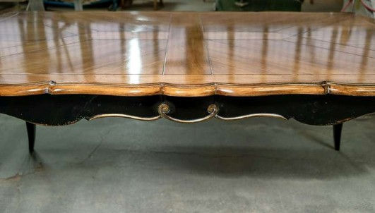 Miniature : TABLE À MANGER LOUIS XV SCULPTÉE À LA MAIN