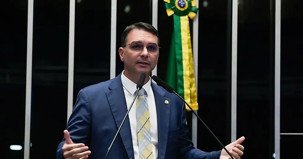 Chefe da comunicação da pré-campanha de Flávio Bolsonaro deixa equipe após repercussão de caso com Banco Master
