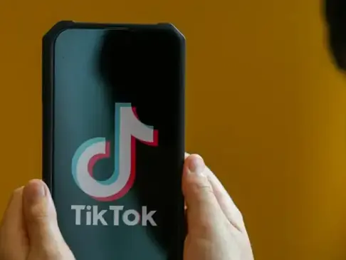 Termo relacionado a saúde mental é escolhido como palavra do ano de 2024