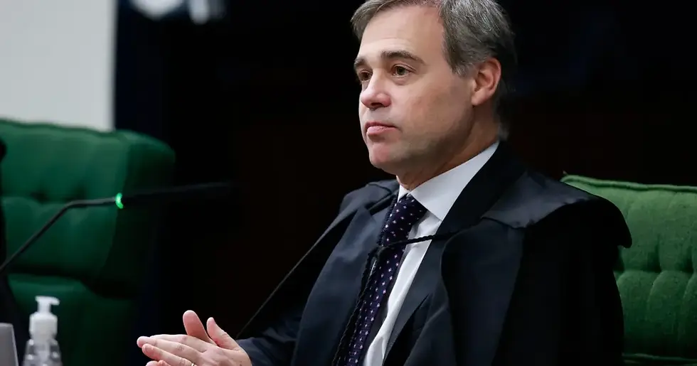 Mendonça rejeita pedido de aliado de Flávio Bolsonaro para barrar reajuste no Bolsa Família