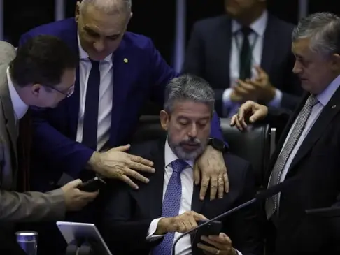 Governo Lula paga R$ 8,3 bi em 20 dias, e dezembro vira mês 'top 3' com mais emendas