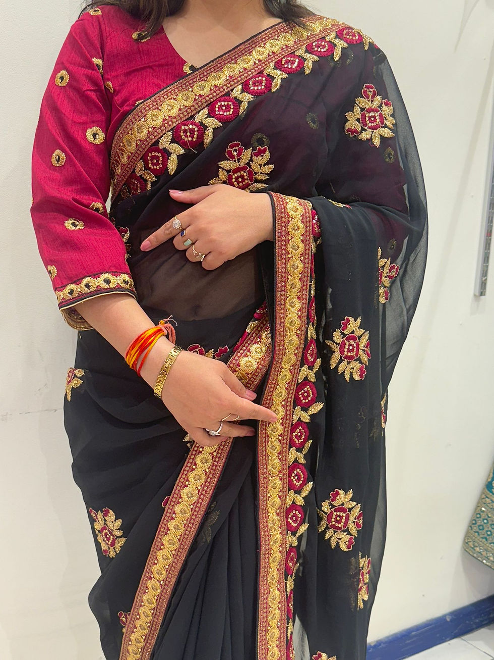 Thumbnail: Women's saree