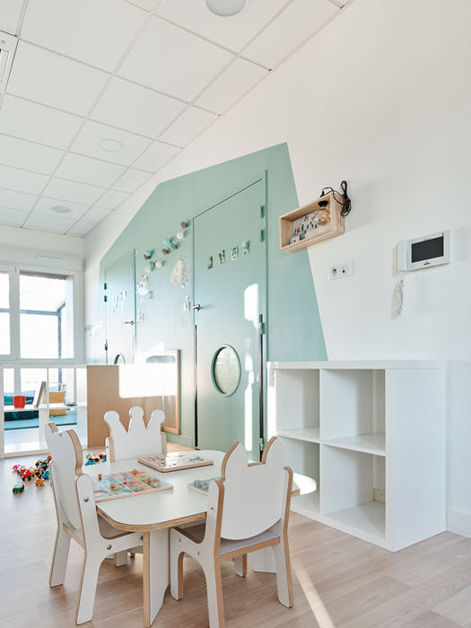 Espace de vie lumineux, design et apaisant de la crèche Les Florentins à Clermont-Ferrand
