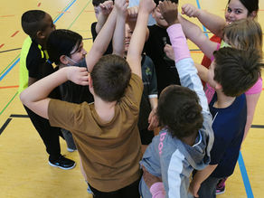 Ein kleiner Schritt mit dem Basketball- ein großer Schritt für uns alle