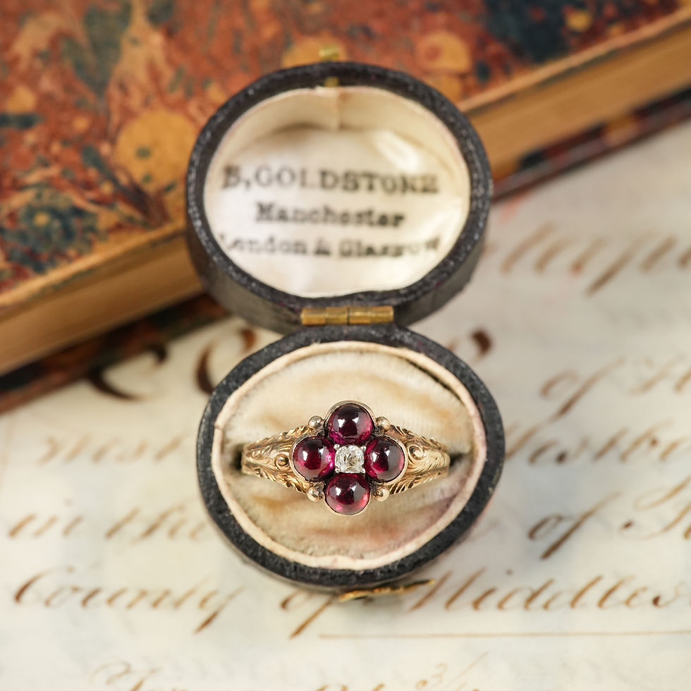 Thumbnail: Victorian Diamond & Garnet Cabochon Quatrefoil Ring