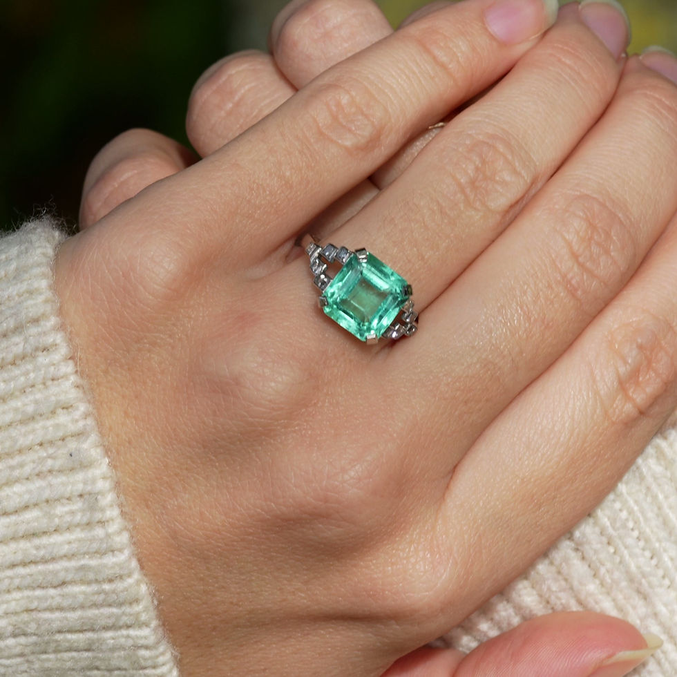 Thumbnail: Vintage Emerald & Diamond Ring