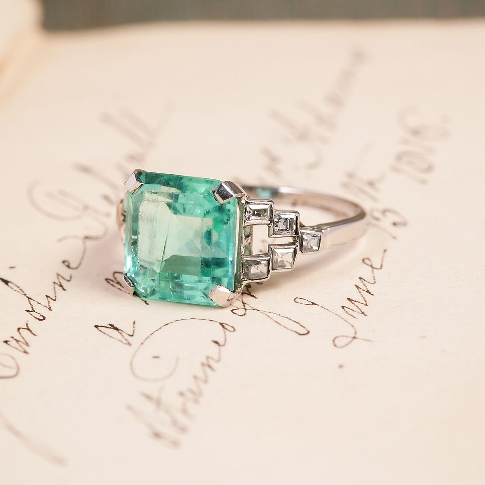 Thumbnail: Vintage Emerald & Diamond Ring