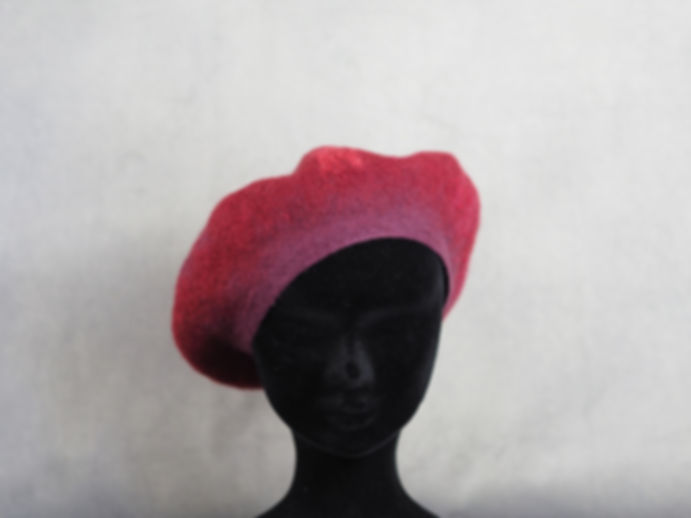Béret en feutre de laine rose