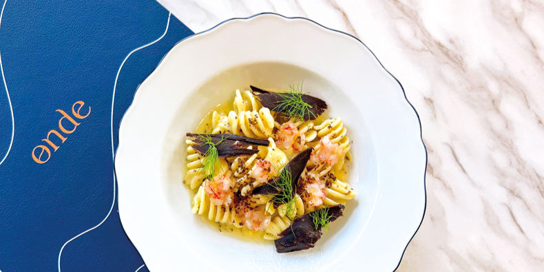 Fusillone all'albume, burro al limone, cuore di tonno e tartare di gambero rosso