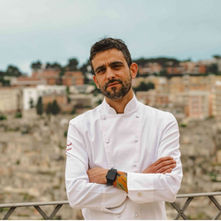 Gabriele Marino è lo Chef de Cuisine del ristorante “Le Bubbole” a Matera