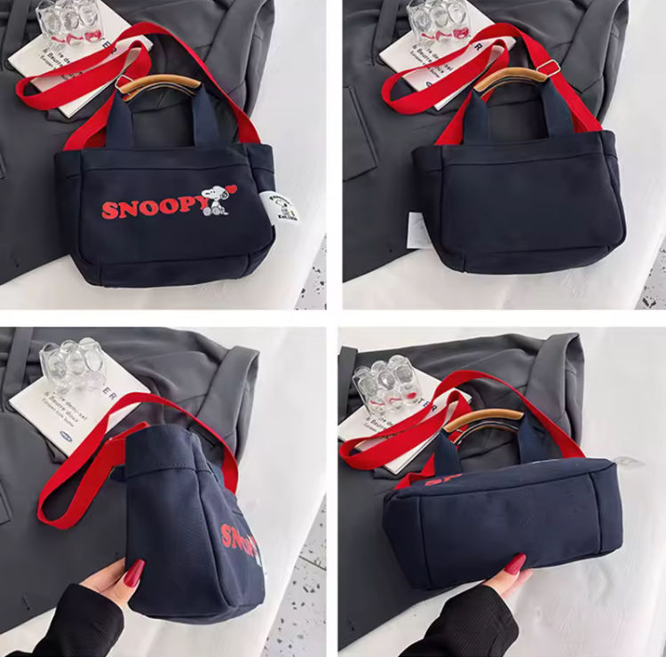 Thumbnail: Outlet bolso azul marino con rojo Snoopy