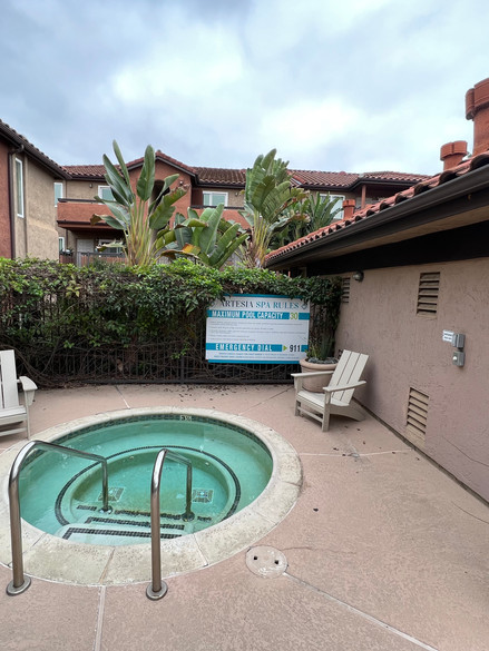 Blue and White spa rules sign made in el cajon and installed by the c.p. Richards team
