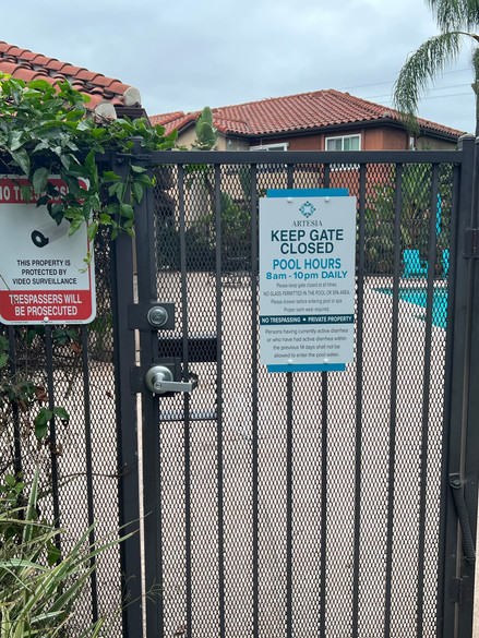 custom made and installed pool rules signage