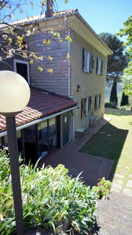 Miniatura: VARAZZE - STELLA (SV) -  Villa bifamiliare - 270mq -8000mq terreno