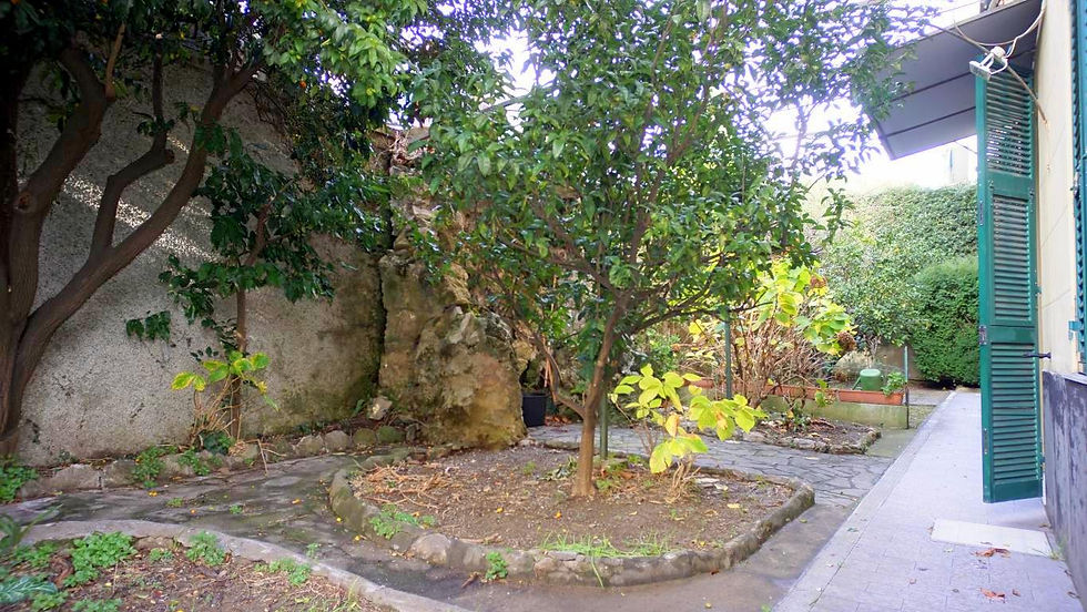 Miniatura: GENOVA - Albaro - V.le F. Gambaro 135MQ + 220mq di giardino+36mq cantina