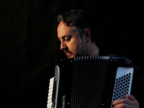 “Bebê Kramer Quinteto” se apresenta no Teatro Oscar Niemeyer
