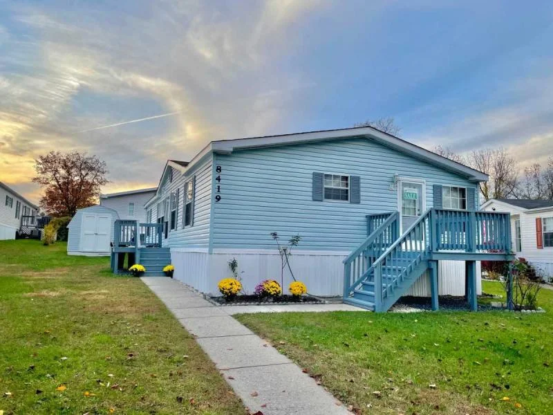 8419 hazlewood.webp