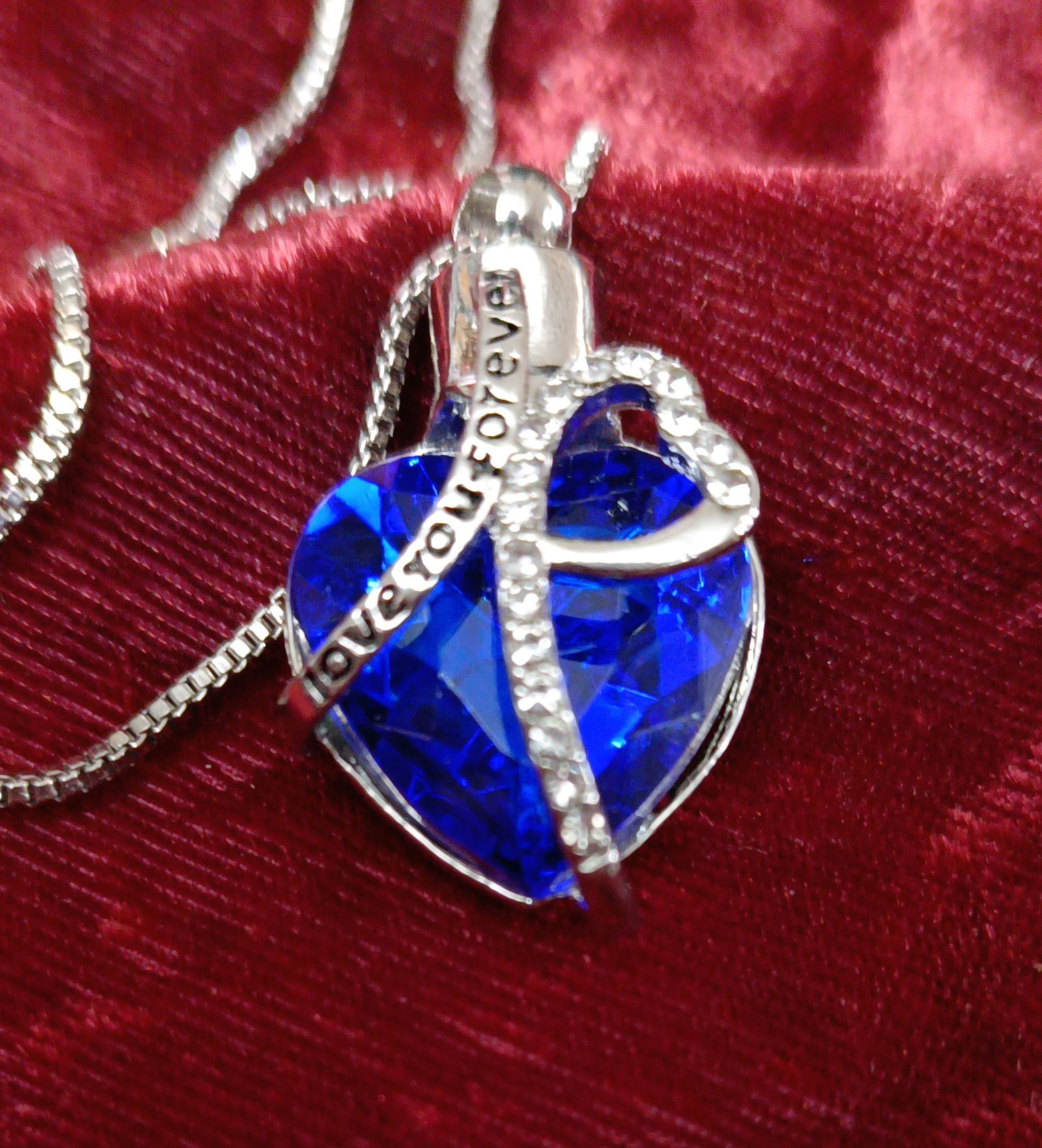 heart-shaped crystal ashes necklace