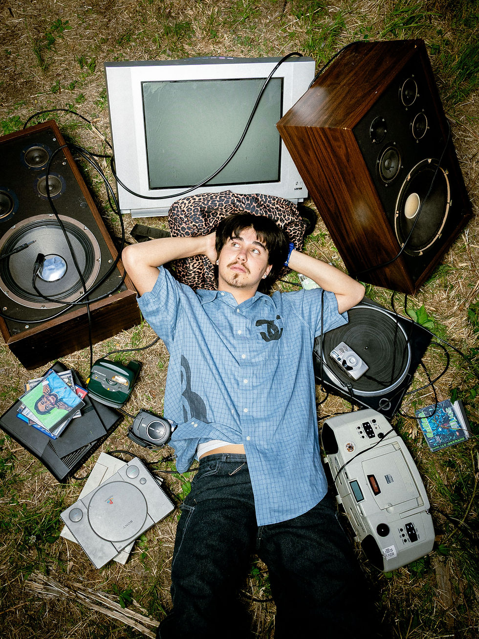 Xander Pages Embraces the Unpredictable on His Debut EP 'Do Not Lose The Plot'