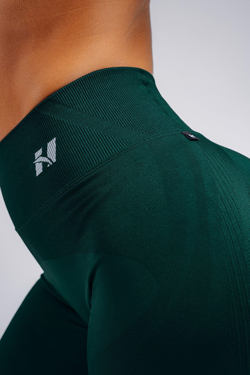 Прев'ю: Легінси Nebbia High-Waist Extra Push-Up Leggings PRIMAL Dark Green 850  