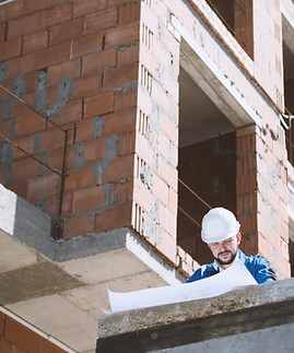 Arquiteto no canteiro de obras
