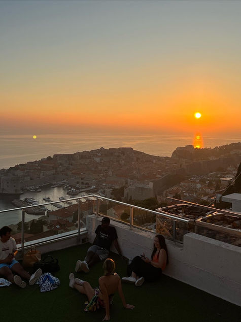 Savvy Travel, Places to Stay  