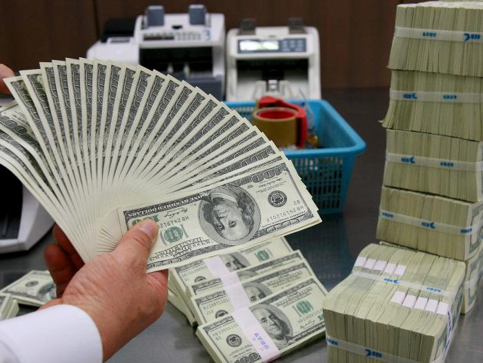 El dólar en Colombia arranca la semana con fuerte valorización