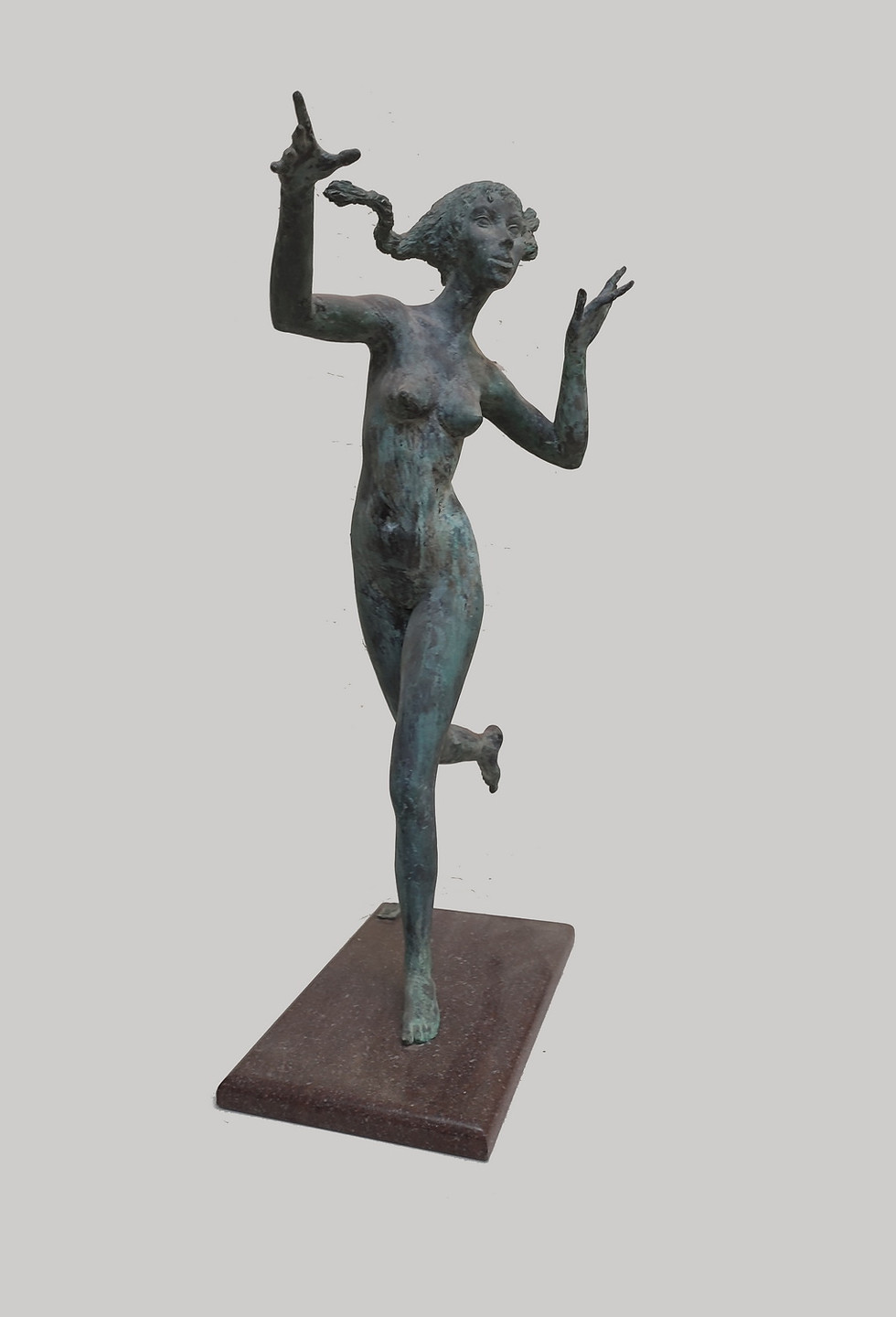 Прев'ю: «Весна» ,бронза,2008 р., 70 Ш x 87 В x 30 Г см
