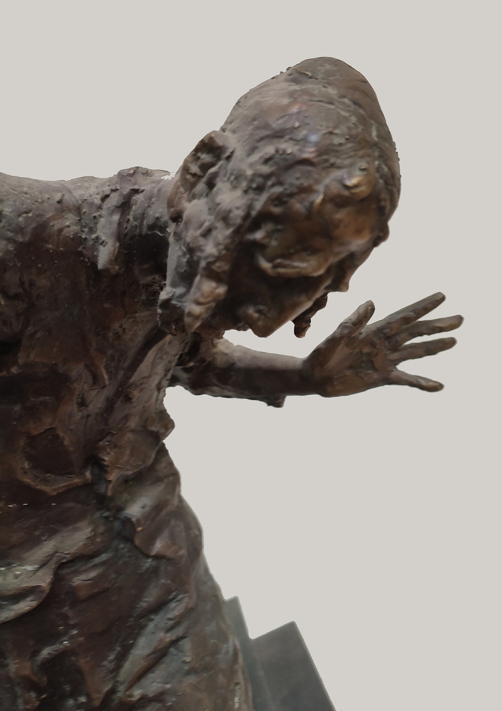 Прев'ю: Тев'є молочник .Фонтан плачу" бронза,2001 р.,50 Ш x 45 В x 34 Г см