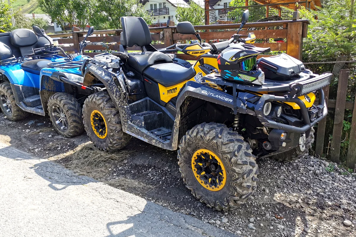 Buggy CAN-AM 1000 zi întreagă 4 ore grup 4 persoane Bran Holbav