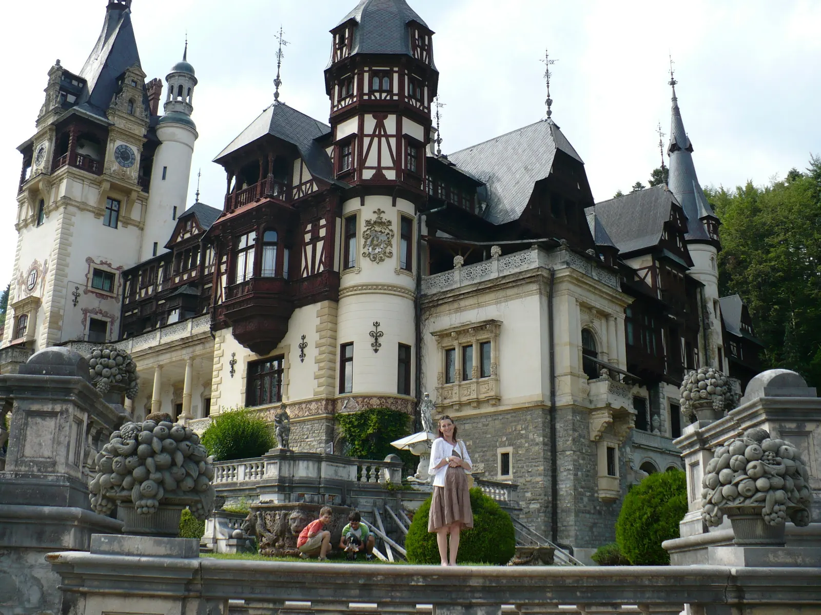 Castelul Pelișor și domeniul regal din Sinaia vizitate în tur privat