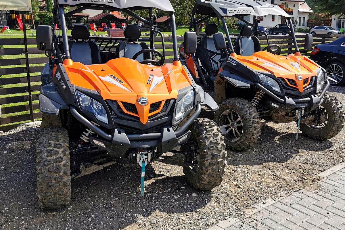Buggy CAN-AM 1000 pe traseu variat Bran Holbav pădure și teren deschis