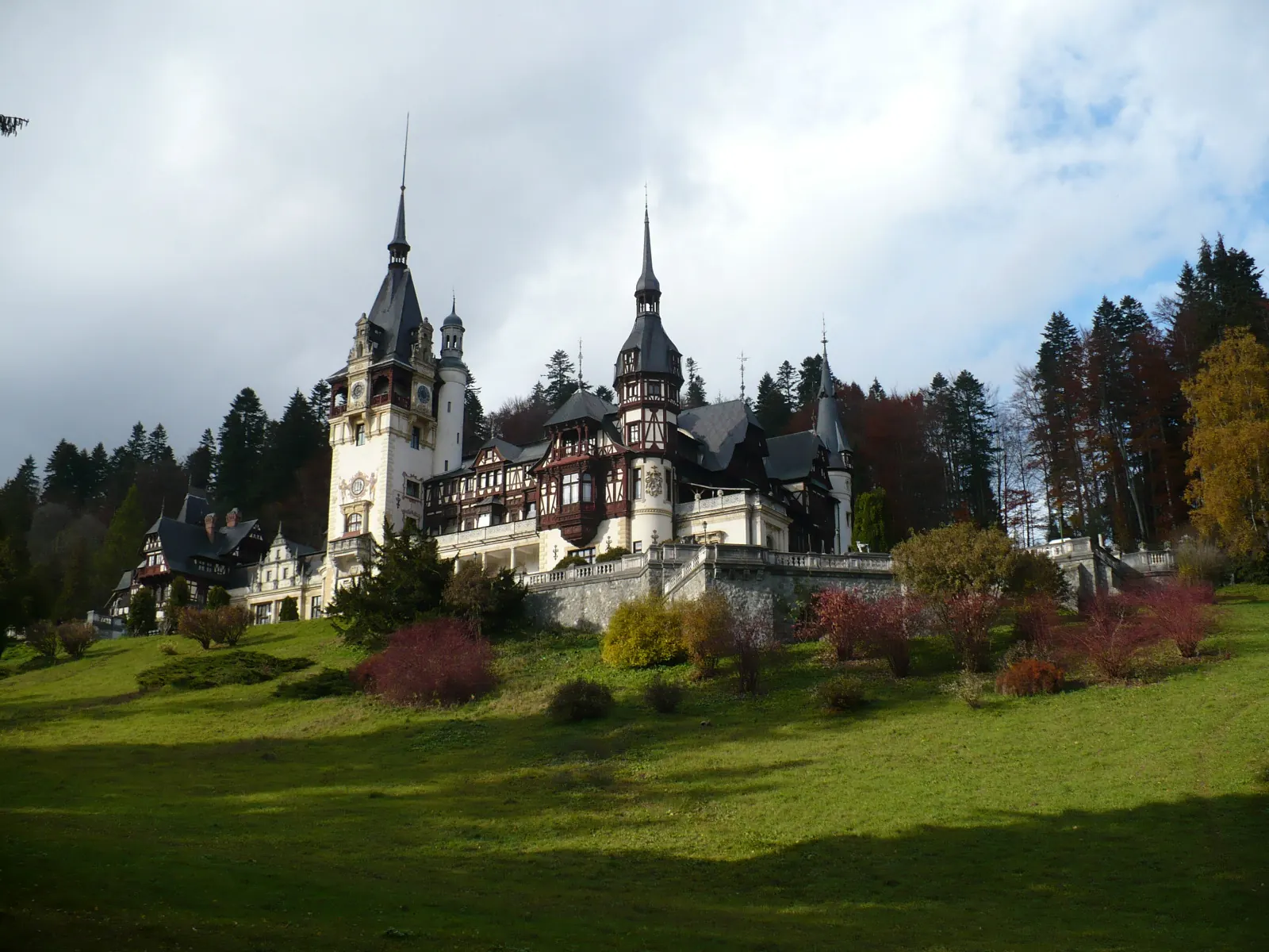 Castele și repere istorice din Transilvania incluse în turul privat premium