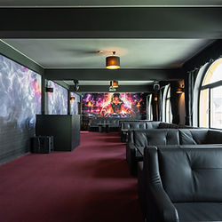 Sala de club MAX International Rasnov, bar propriu
