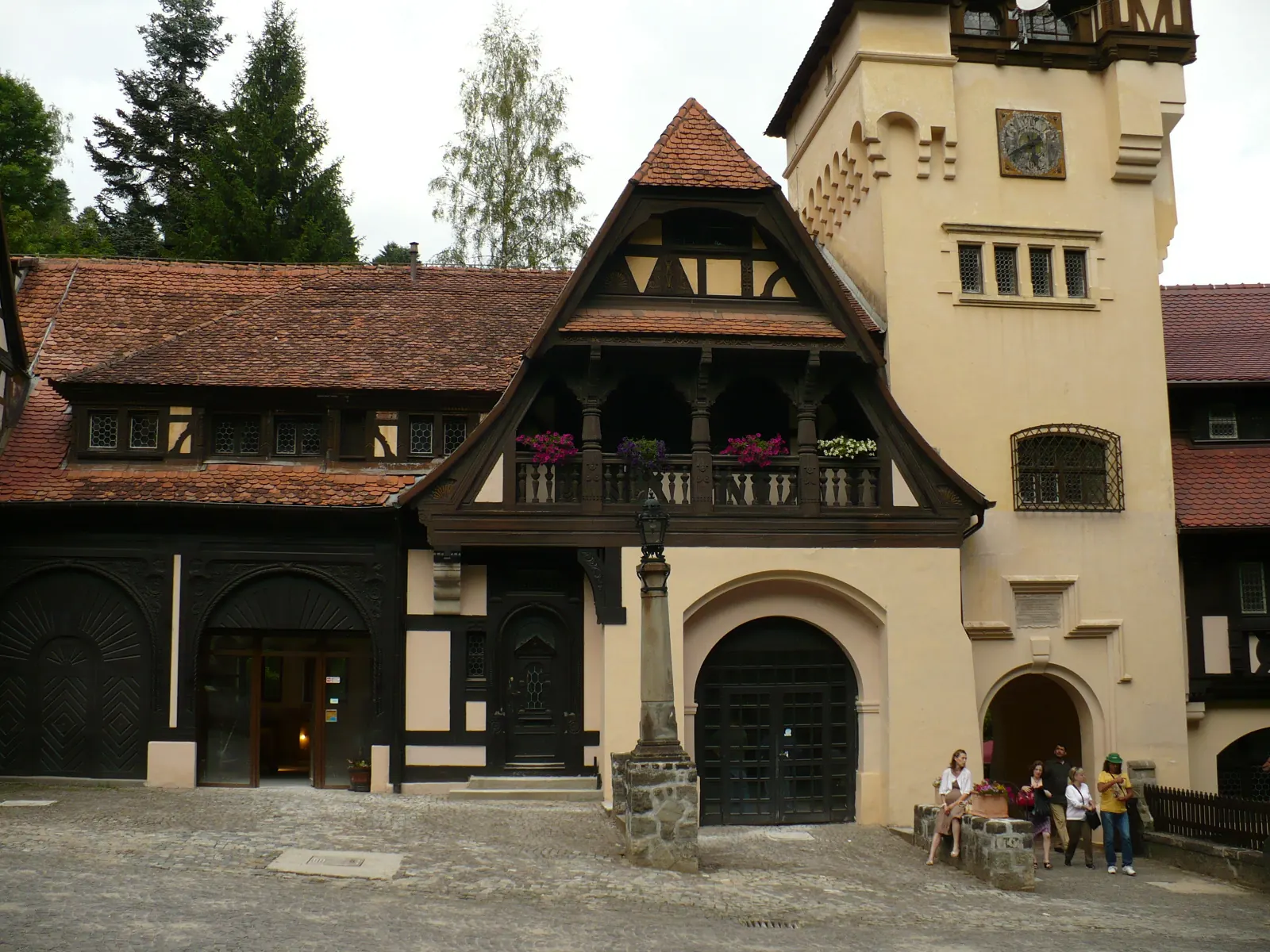 Castelul Peleș din Sinaia în itinerariul premium Peleș, Bran și Râșnov