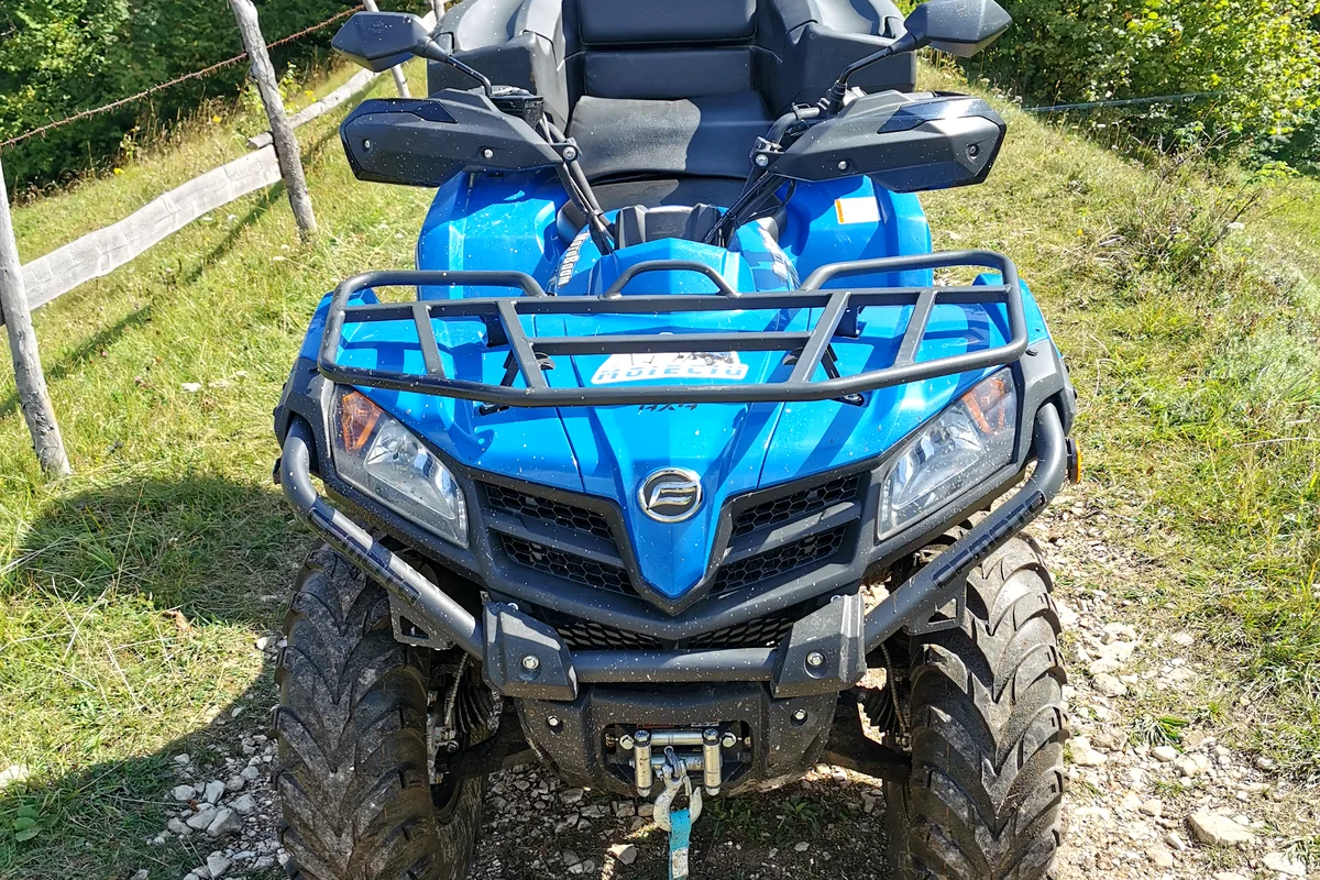 ATV CF MOTO 450 pe traseu variat Bran Holbav pădure și teren deschis
