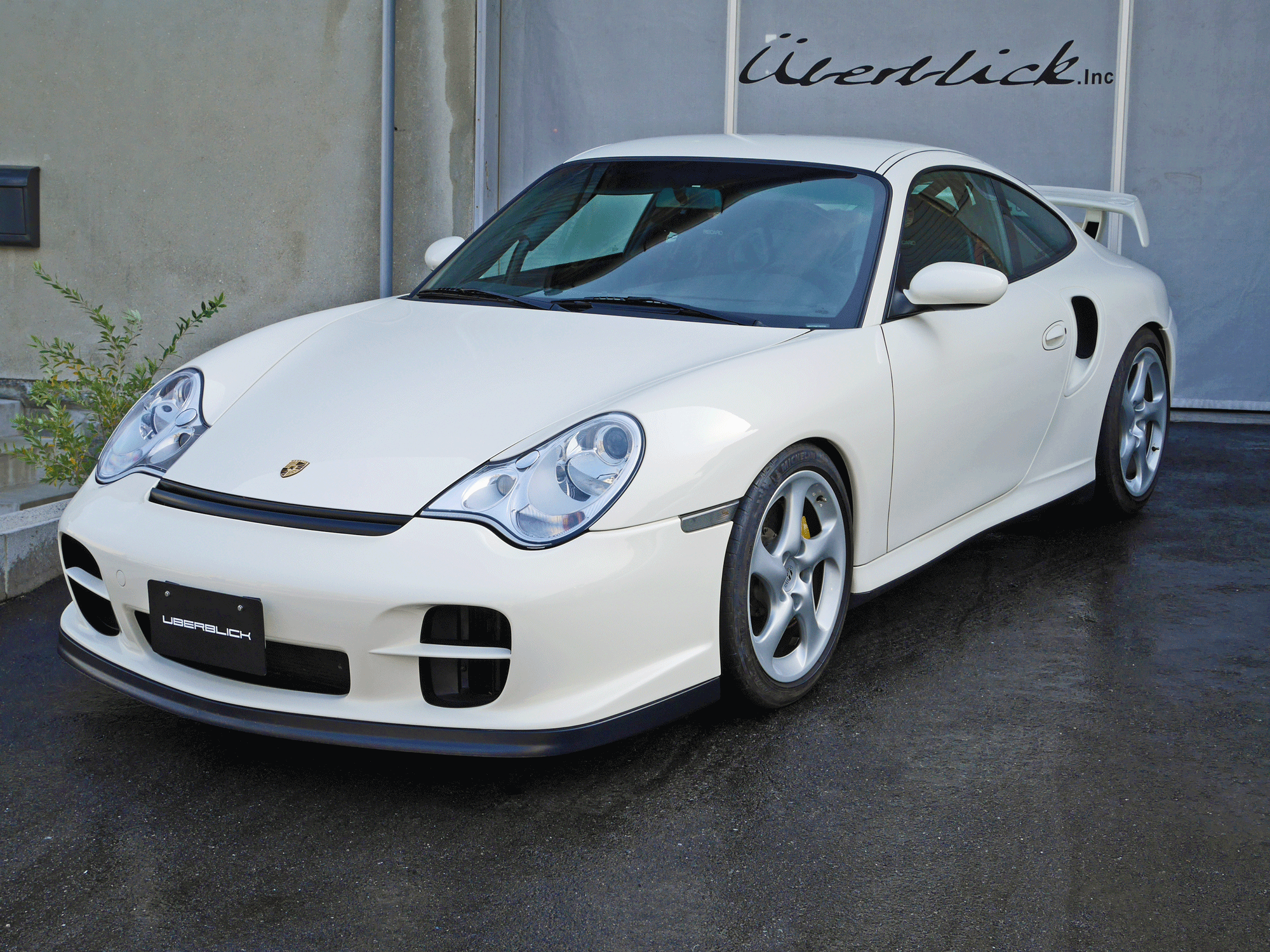 996